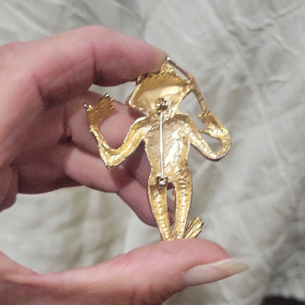 Frog Brooch - Picture 2 of 2